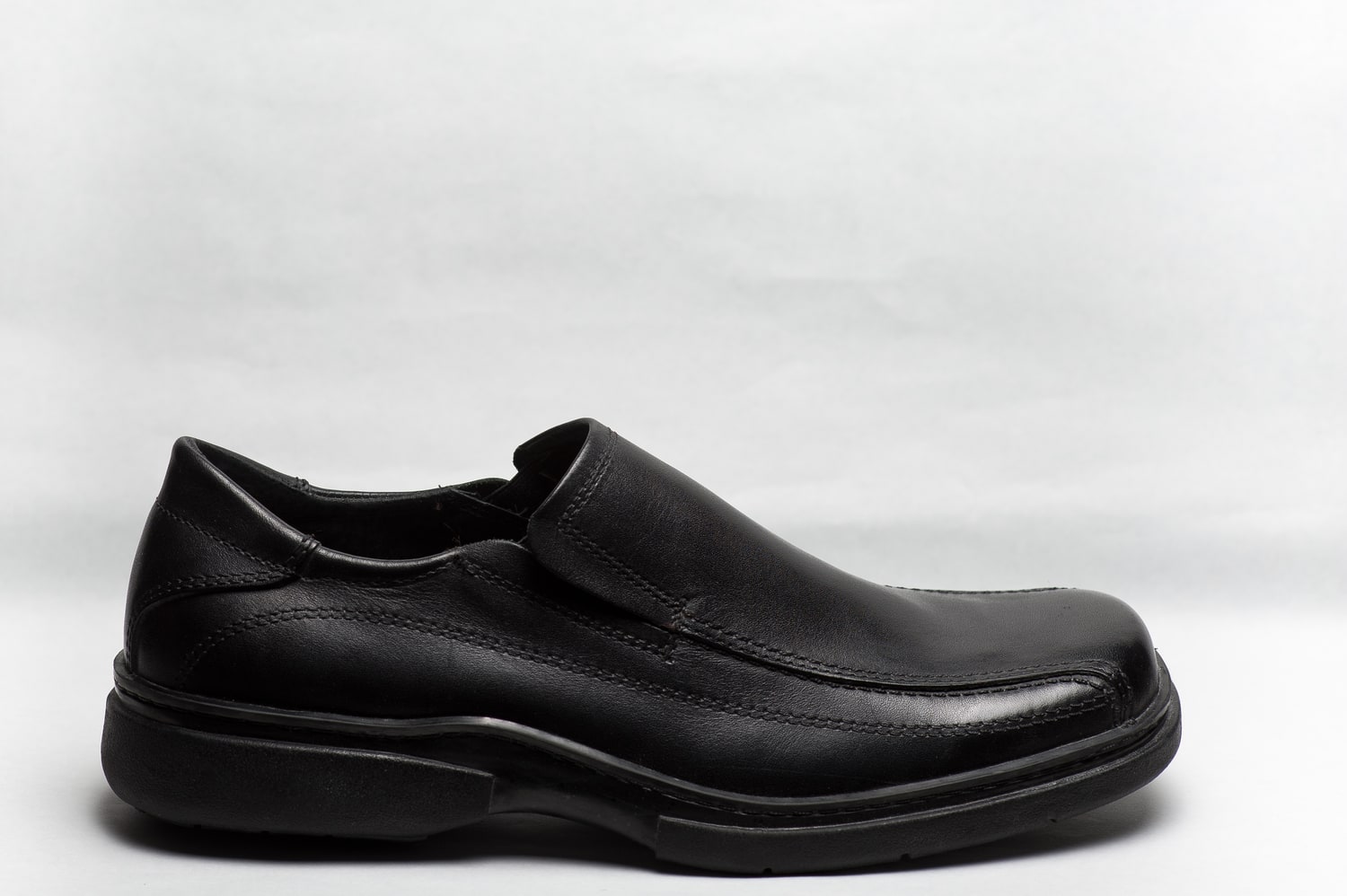 Zapato de vestir clásico hombre en cuero vacuno, producto nacional. — modelo 1